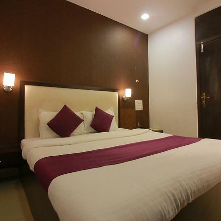 Hotel Modern ムンバイ エクステリア 写真
