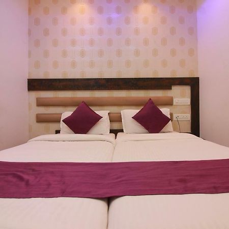 Hotel Modern ムンバイ エクステリア 写真