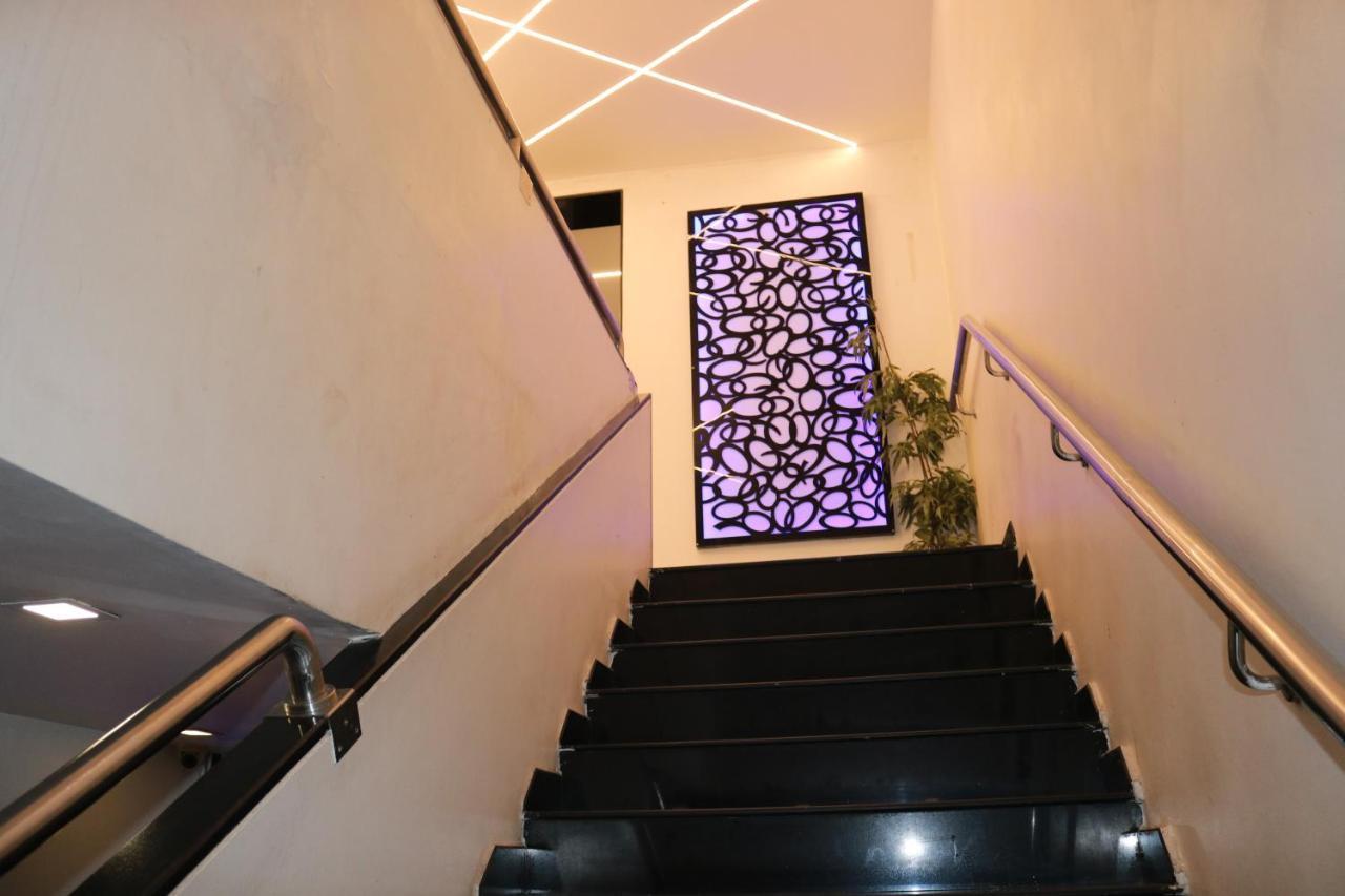 Hotel Modern ムンバイ エクステリア 写真